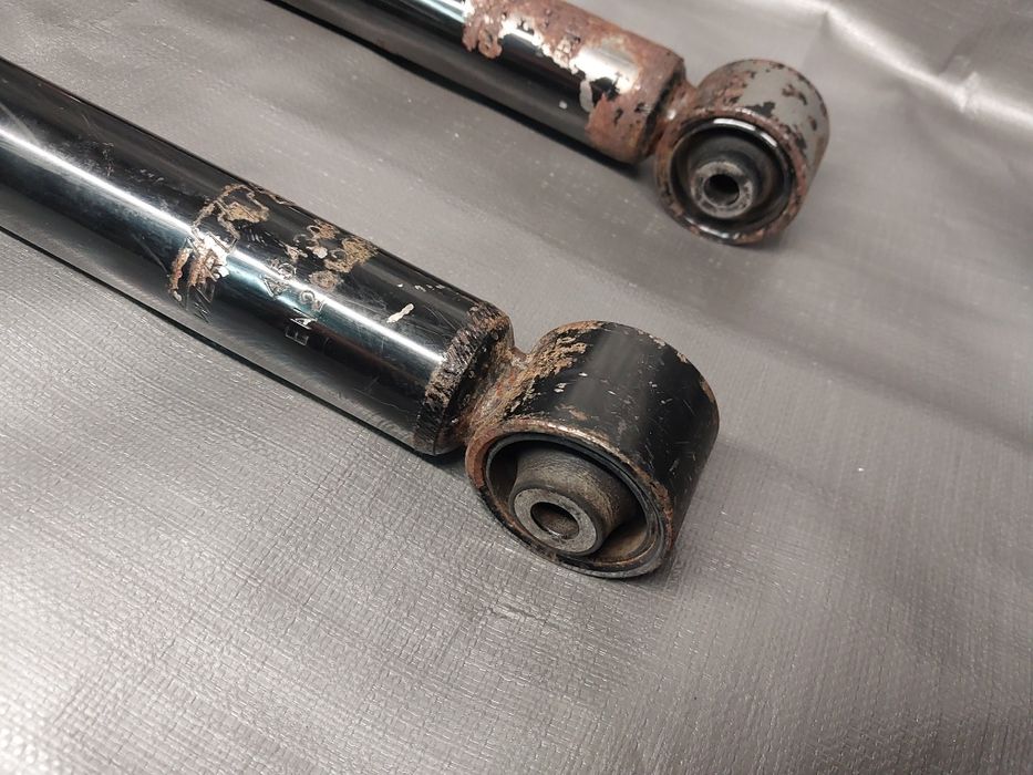 Stan BDB KOMPLET KOMBI VW Golf IV 4 Bora amortyzatorów tył tylnych