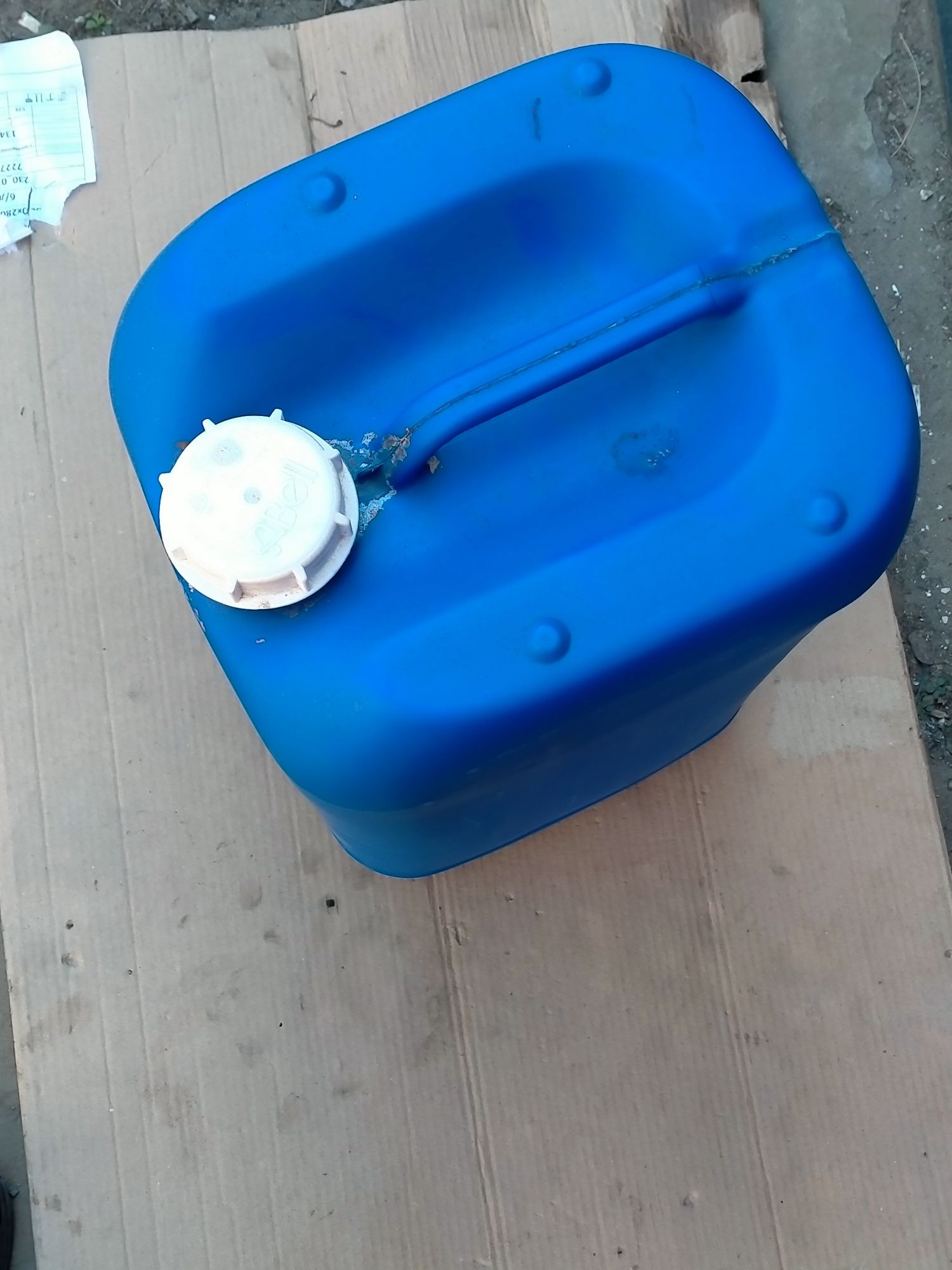 Продам каністри 25л.