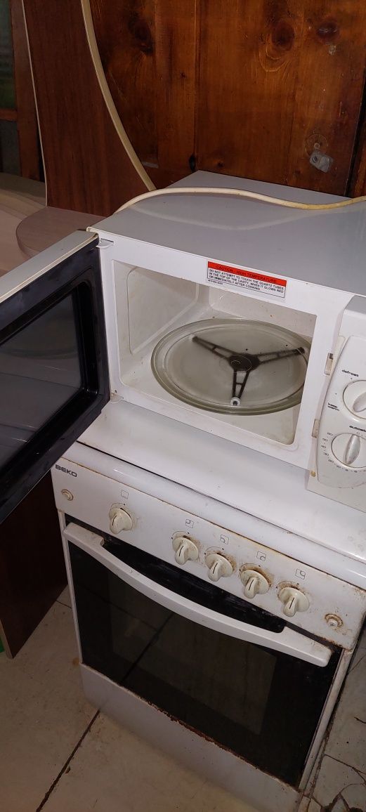 Продам микроволновую печь в хорошем рабочем состоянии