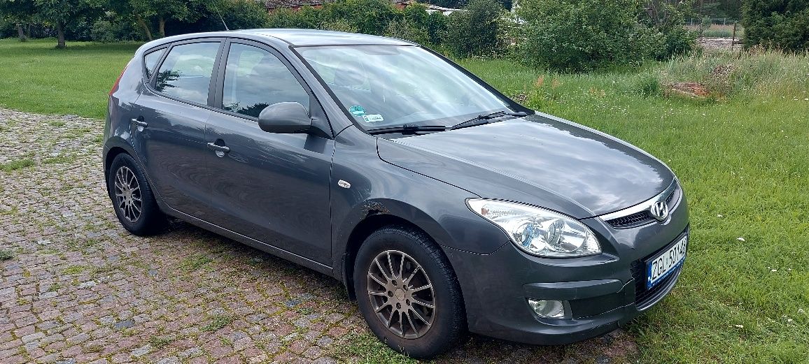 Hyundai i30 1.6b