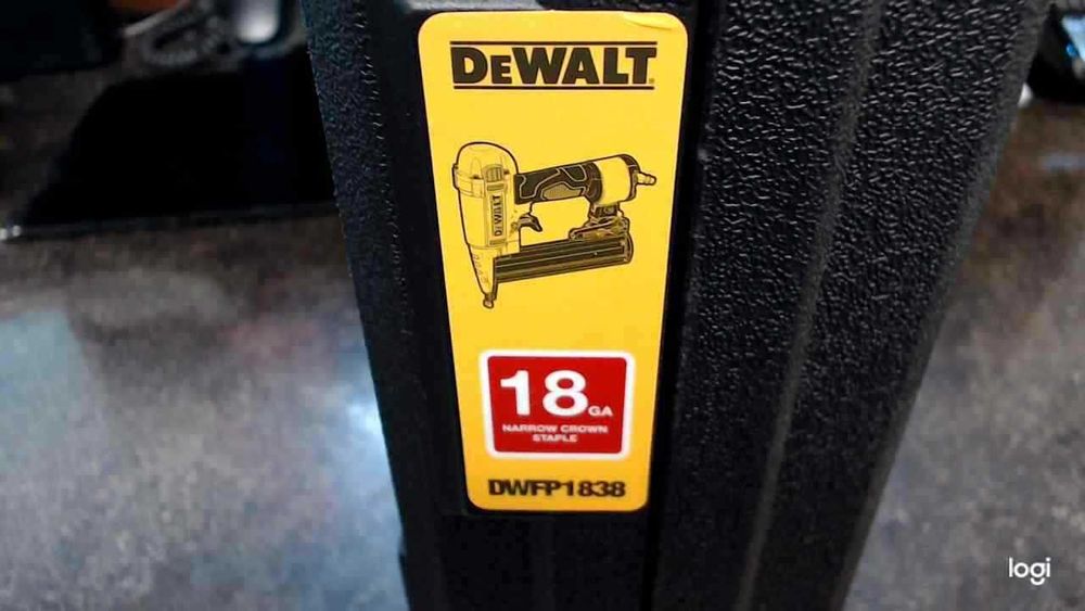 Пневматичний Степлер скобозабивач Dewalt DWFP1838 новий зі США