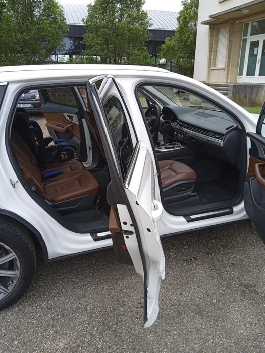 Продам Ауді Q7 Преміум