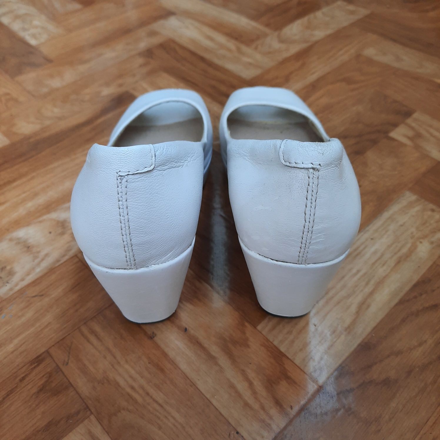 Туфли белые 38 размер