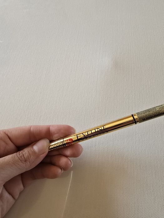 Підводка для очей Eveline Cosmetics Waterproof Variete