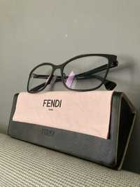 Okulary FENDI razem z pudełkiem i chusteczką