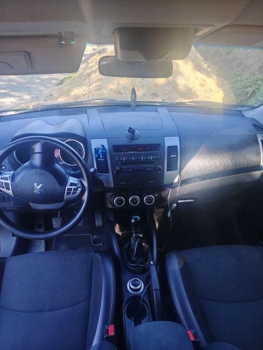Продам авто Peugeot 4007 повний привід