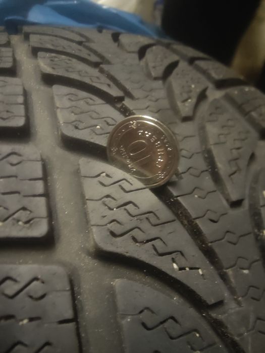 Продам зимню  резину Nokian 205 55 r16