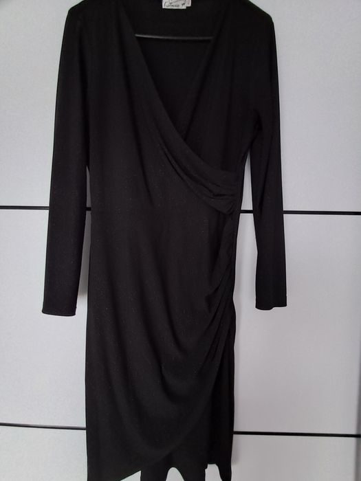 Sukienka o prostym kroju