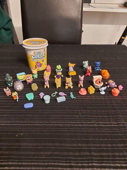 Lost kitties kit-twins