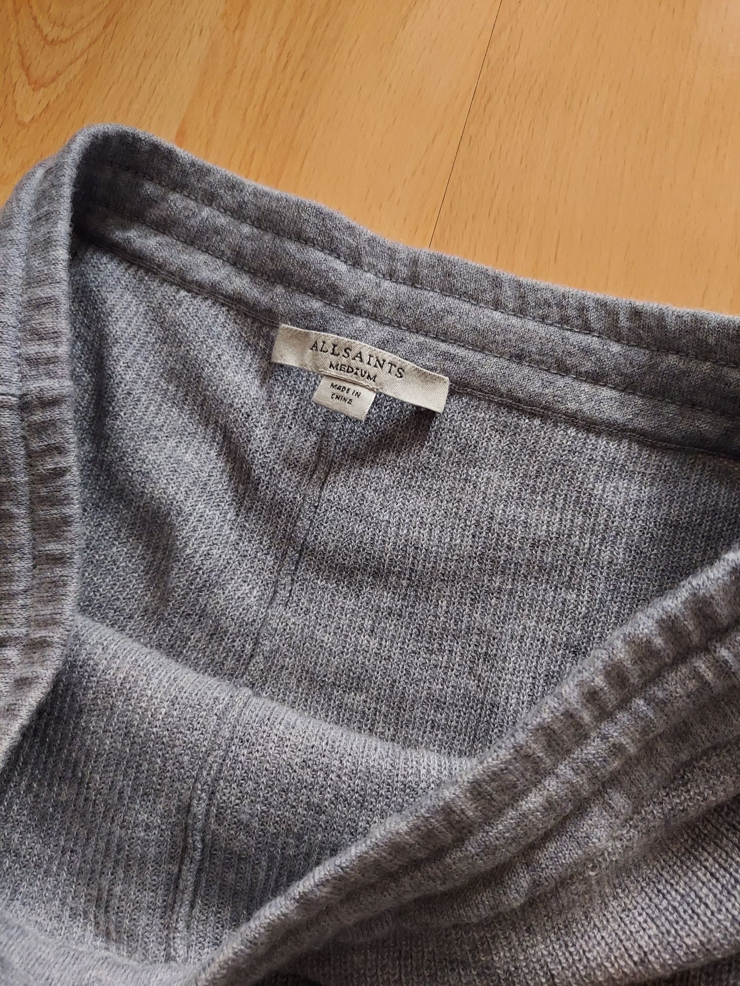 Wełniane spodnie Allsaints rozmiar M