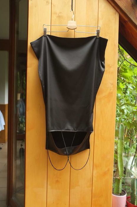 czarna satynowa bieliźniana sukienka NA-KD mini woda slippery