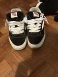 Vans knu skool pretos e brancos