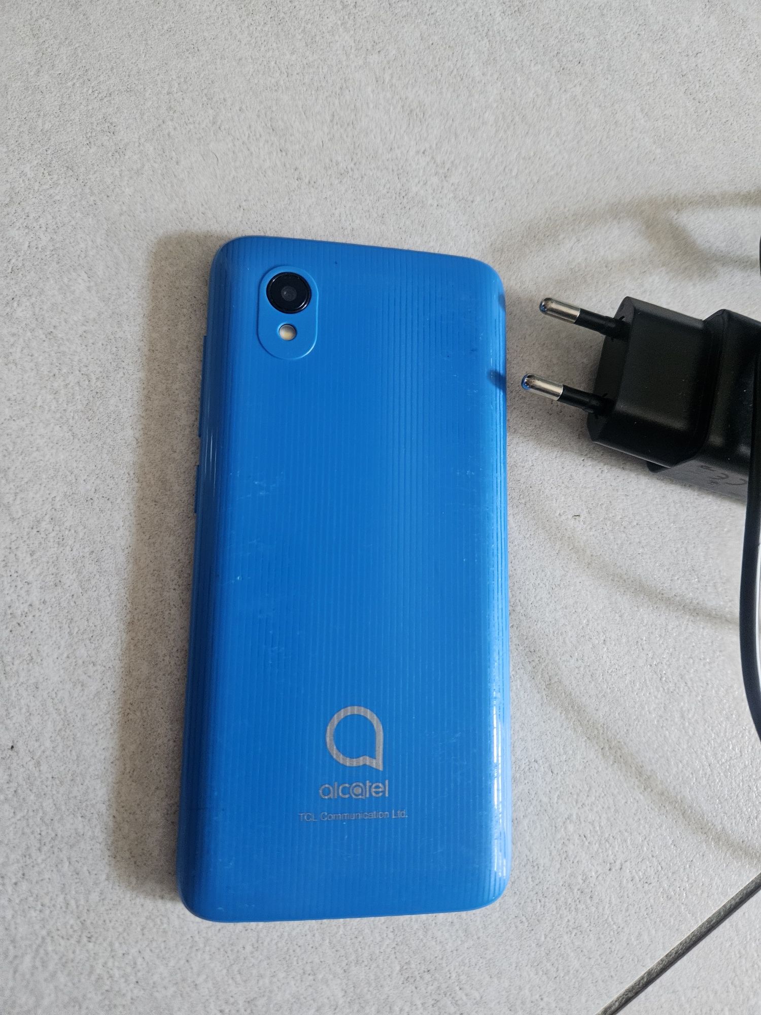 Alcatel 1 2021 niebieski dotykowy telefon plus ładowarka stan bdb