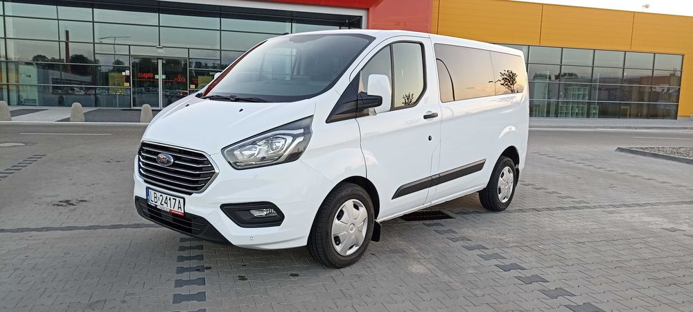 Do wynajęcia komfortowy 9 osobowy bus Ford Custom