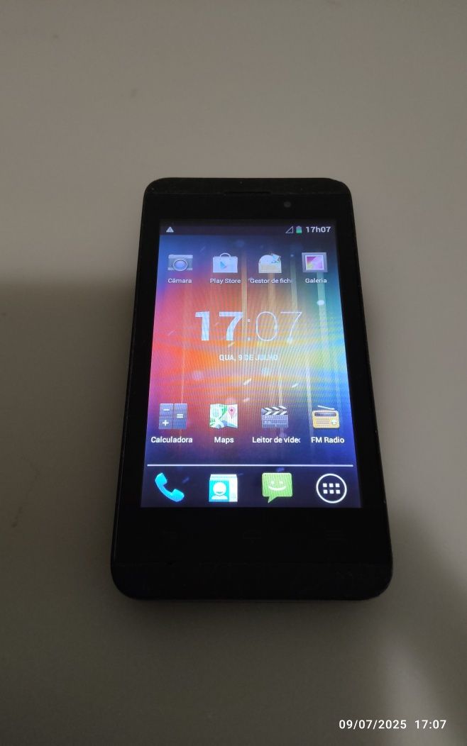 Telemóvel android 4 em bom estado modelo Zilo