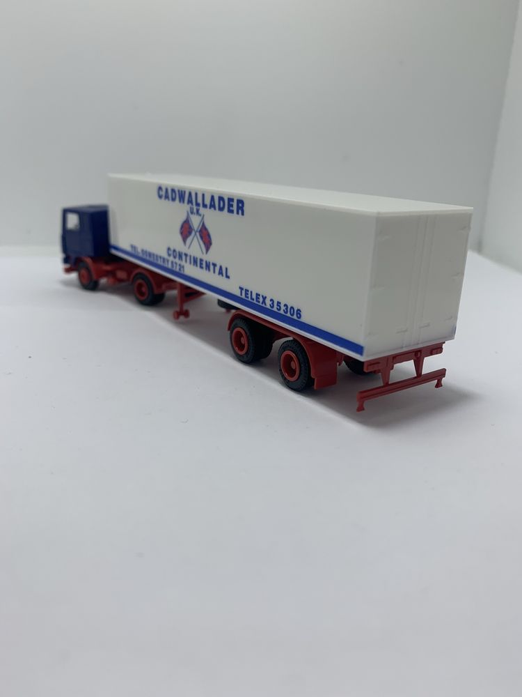 Volvo da Herpa escala 1/87