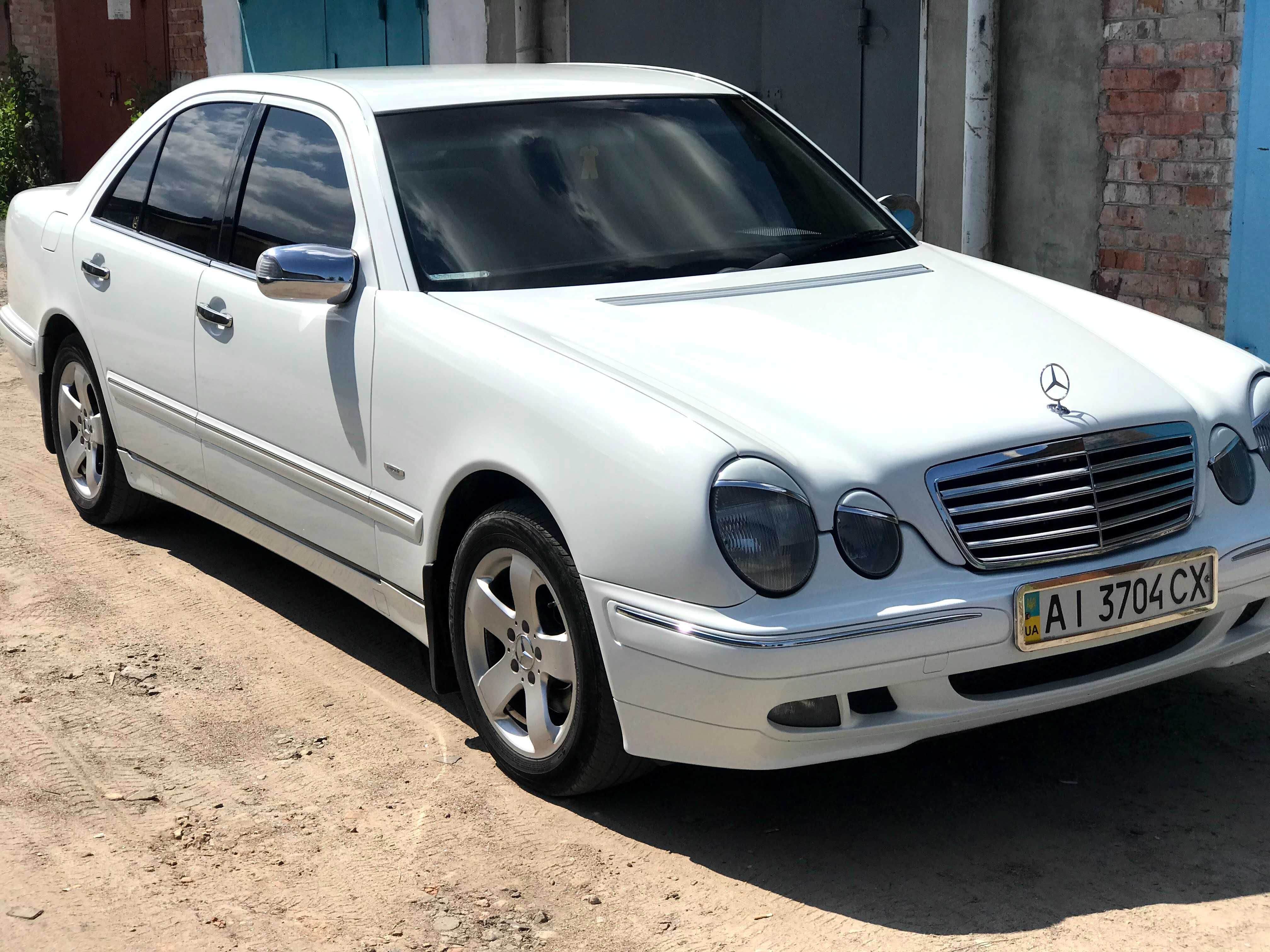 Оренда-прокат з водієм білого  Mercedes-Benz E W210