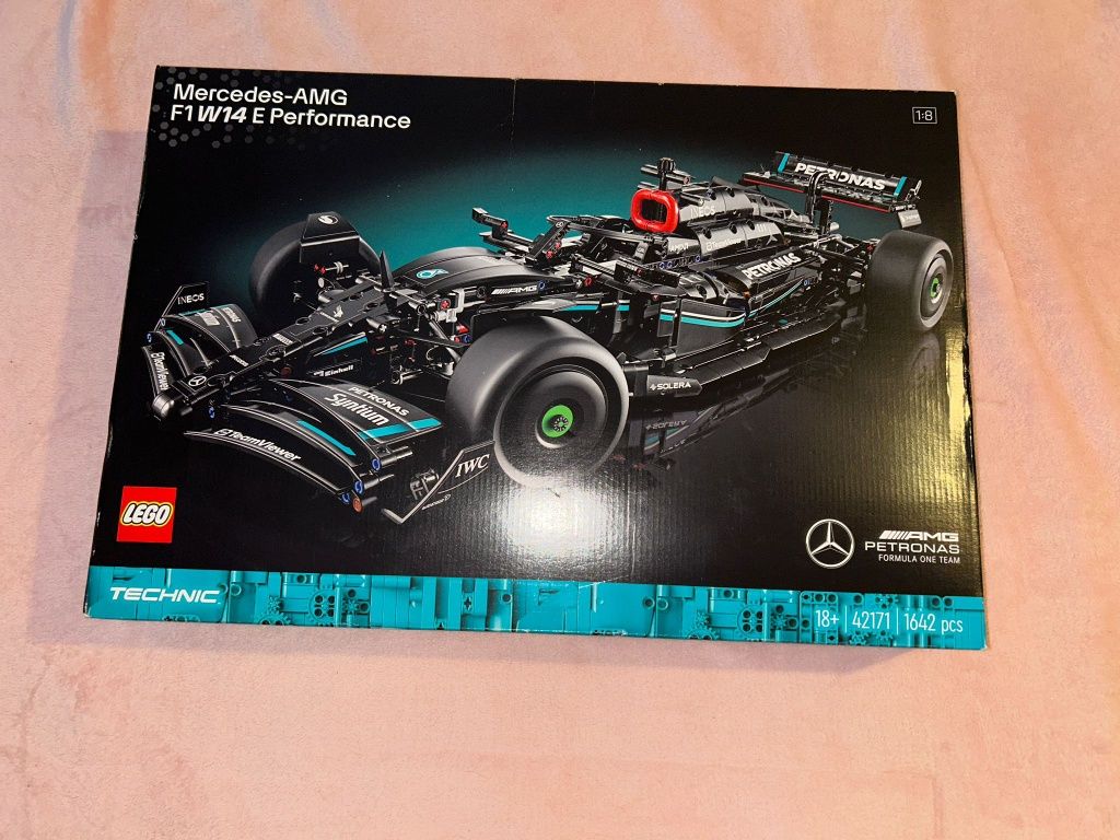 Mercedes da lego selado