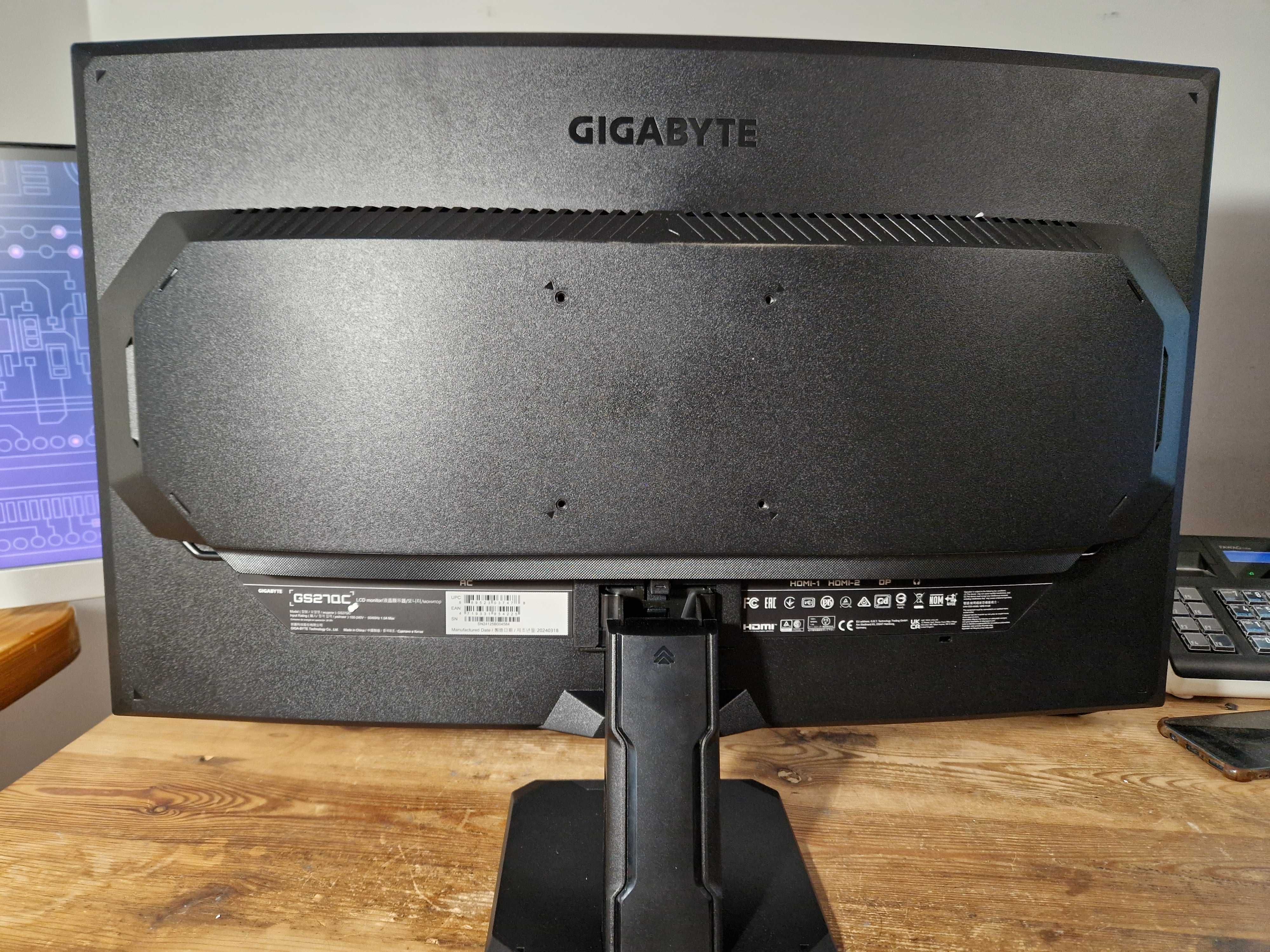 Monitor LED Gigabyte GS27QC 27 " 2560 x 1440 px VA (2426)