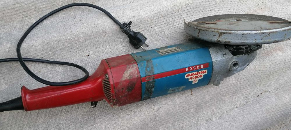 Болгарка  Bosch -230.