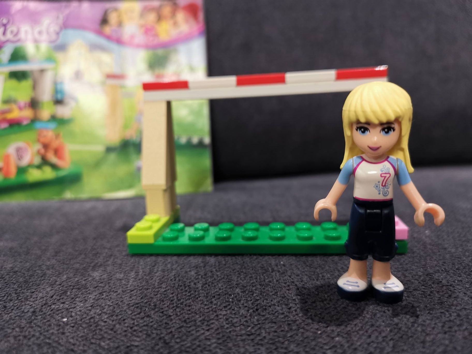 LEGO FRIENDS Stefani i Trening Piłki Nożnej 41011