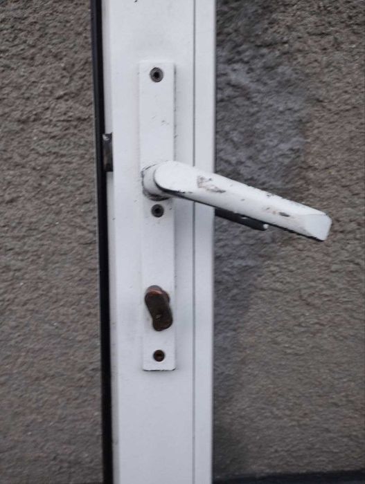 Металопластиковая дверь.2,10х72см(без основного стеклопакета).