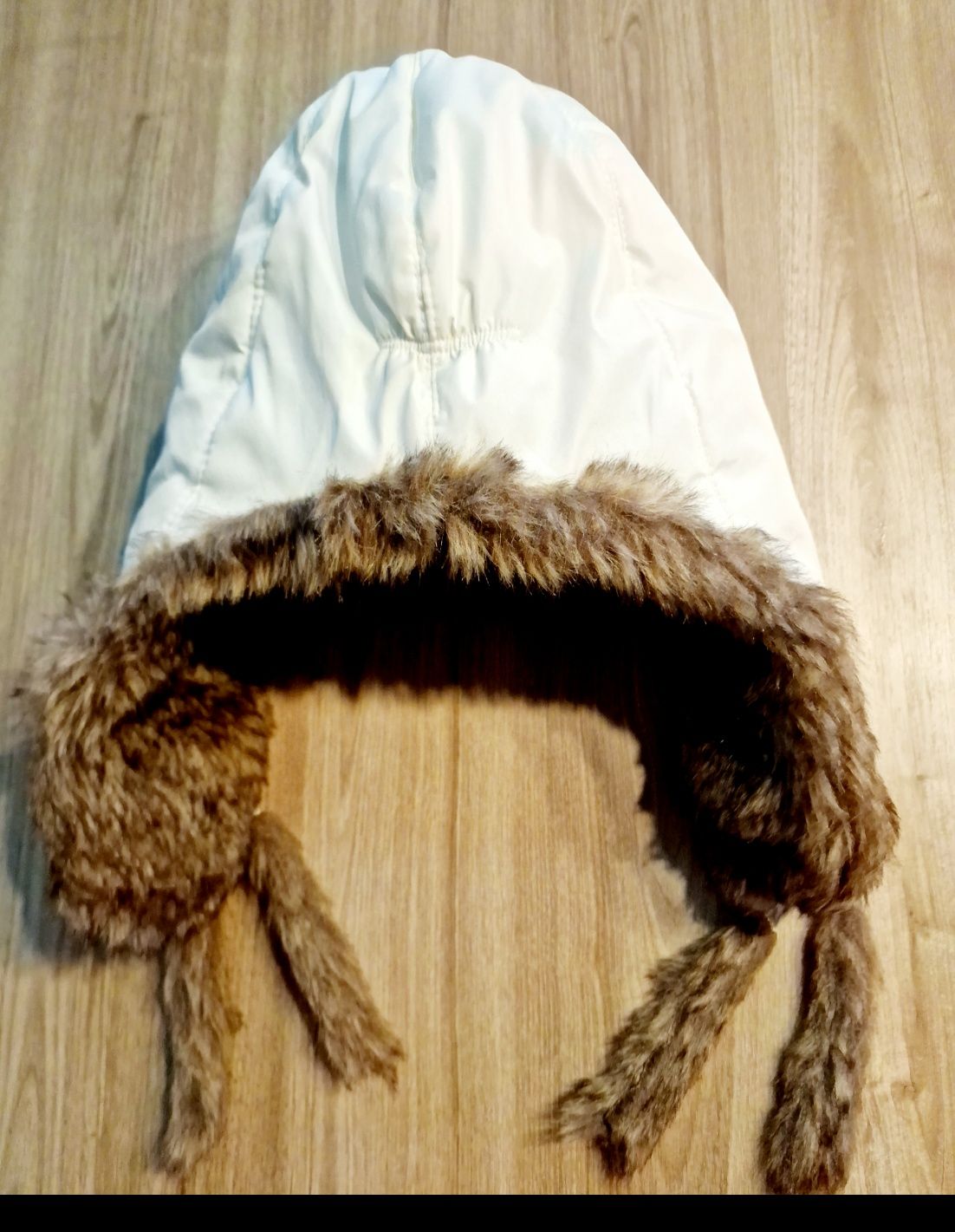Nowa czapka uszatka futrzana futro jasna biała ecri damska okazja 57cm