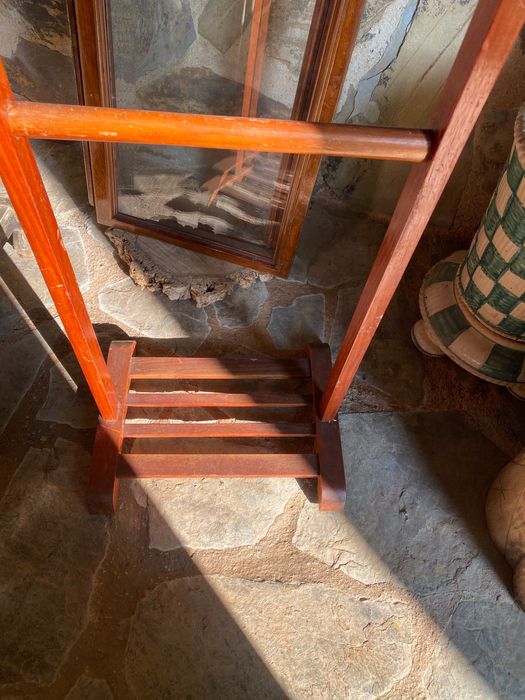 Cabide Madeira Nobre Nogueira 128 cm Pesado e Robusto Marcado 54