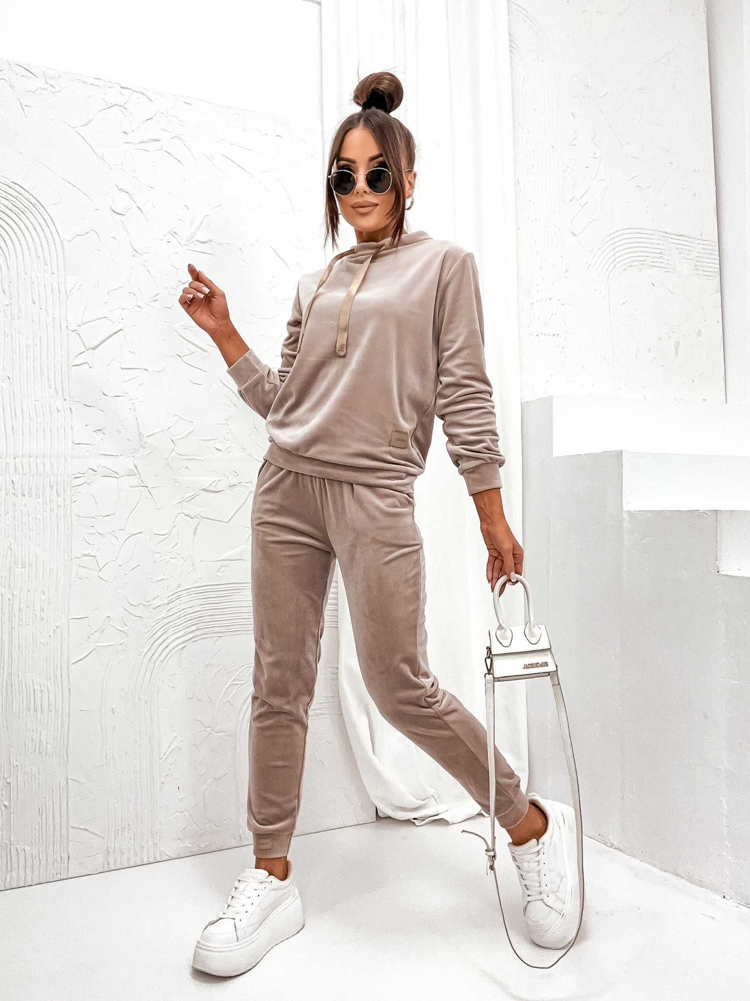 Moon Dres/Komplet Damski Welurowy kolor beżowy rozmiar S bluza i spodn