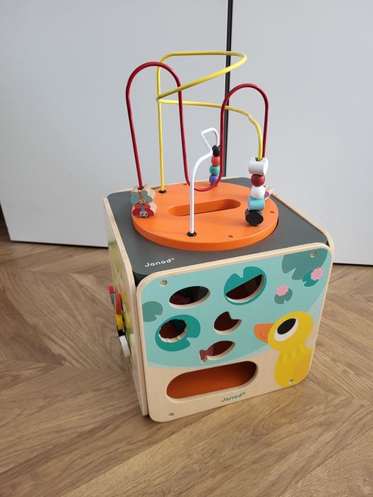 Janod, wielofunkcyjna kostka edukacyjna z pętlą