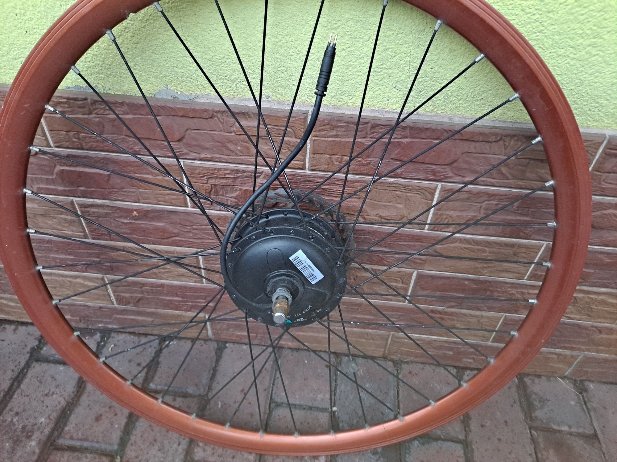 Kolo z silnikiem do roweru elektrycznego