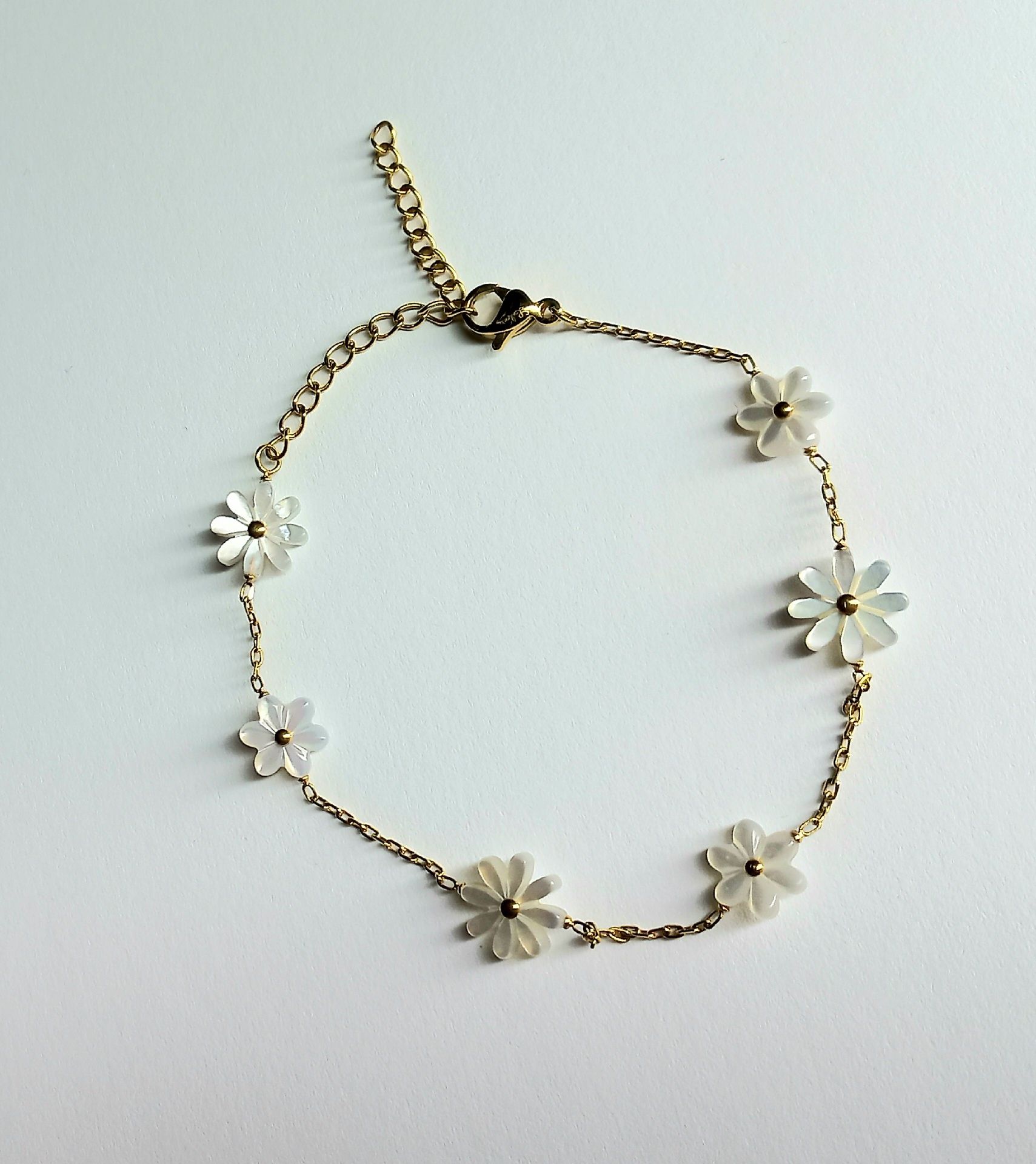 Lilou bransoletka Flowers z perłowymi niezapominajkami