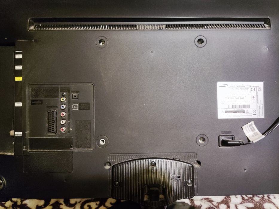 Телевізор Samsung UE32F4020AW під ремонт або на запчастини