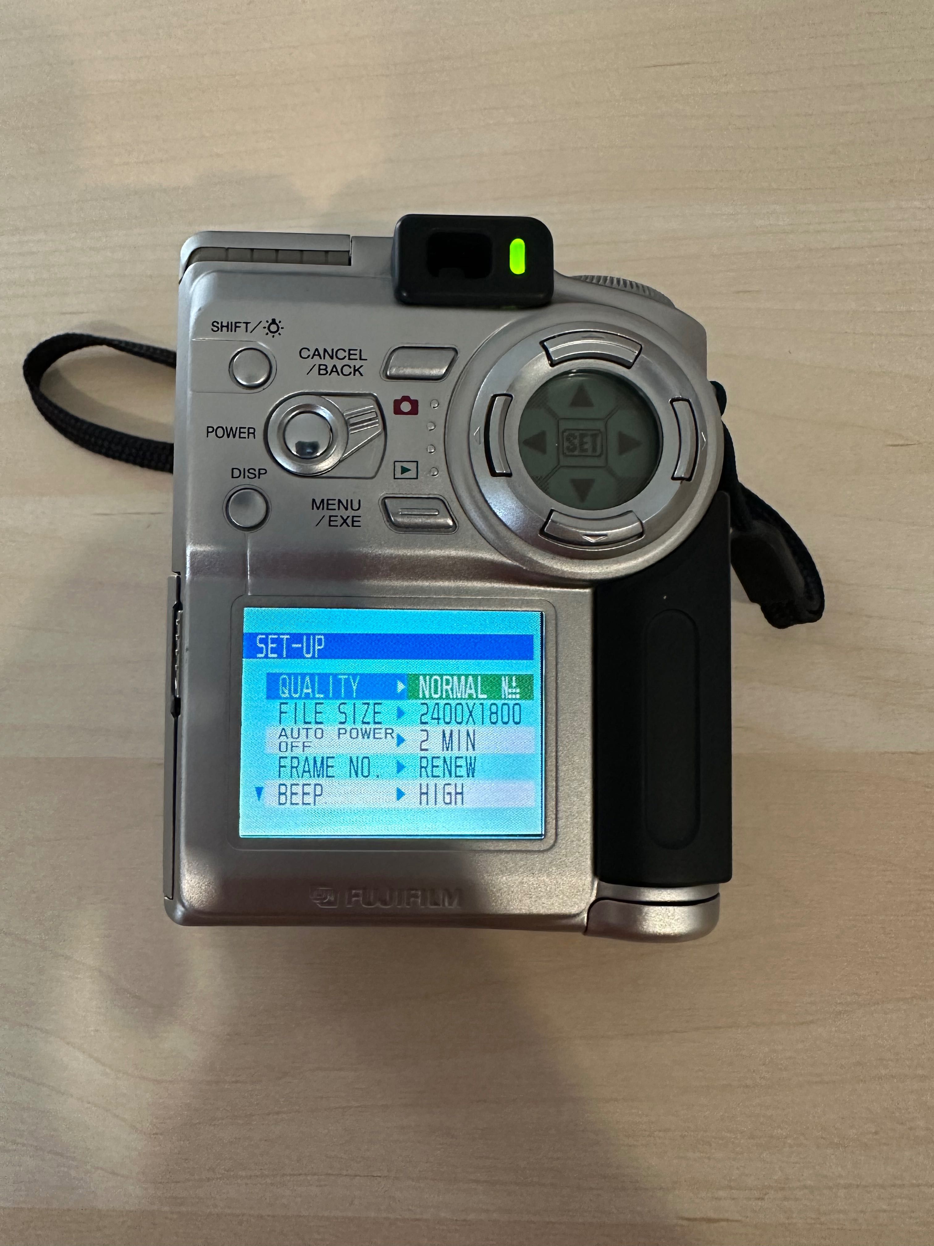 Fujifilm FinePix 4700 Zoom Compact Y2K Digital Camera