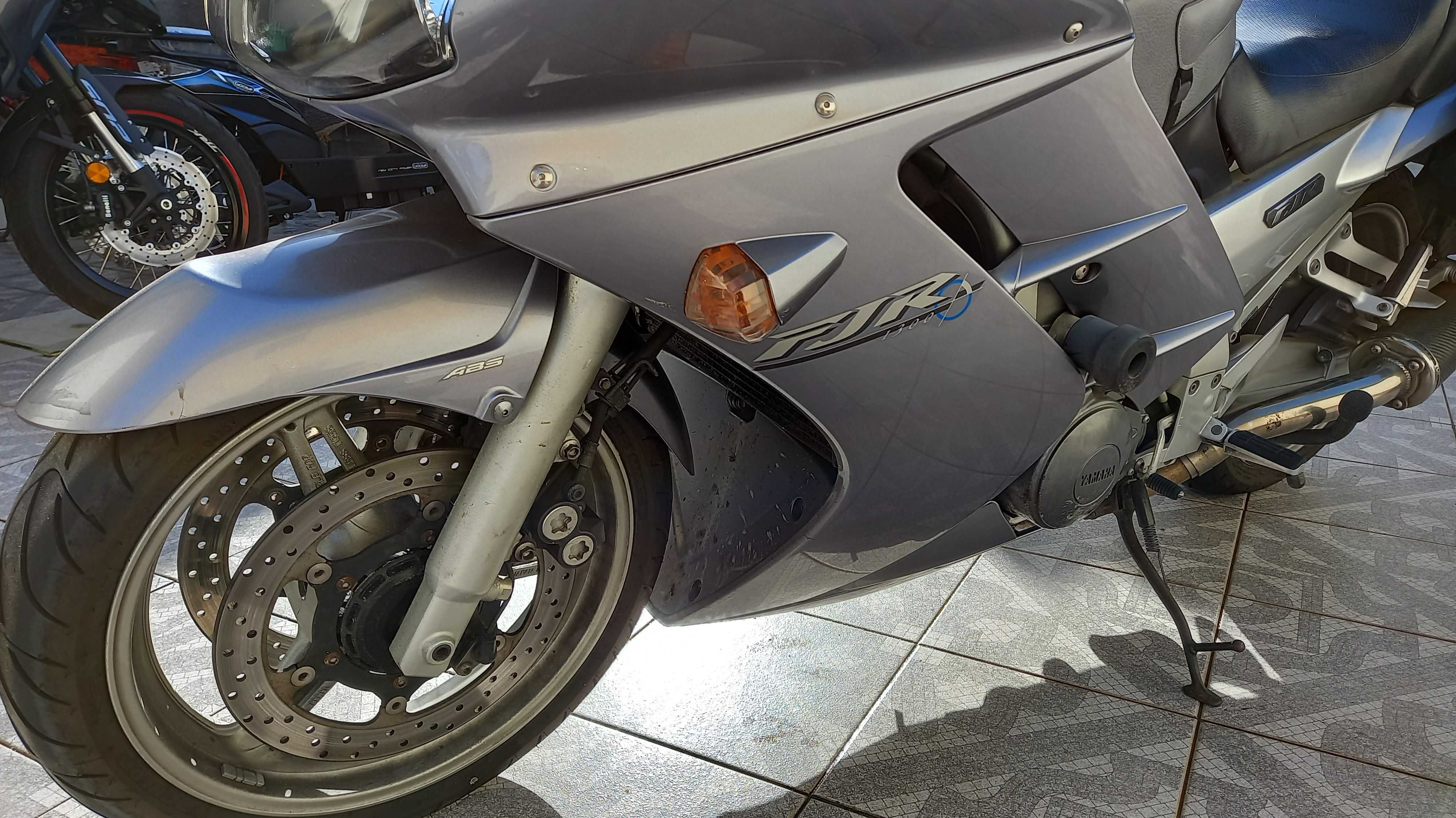 FJR 1300 em bom Estado