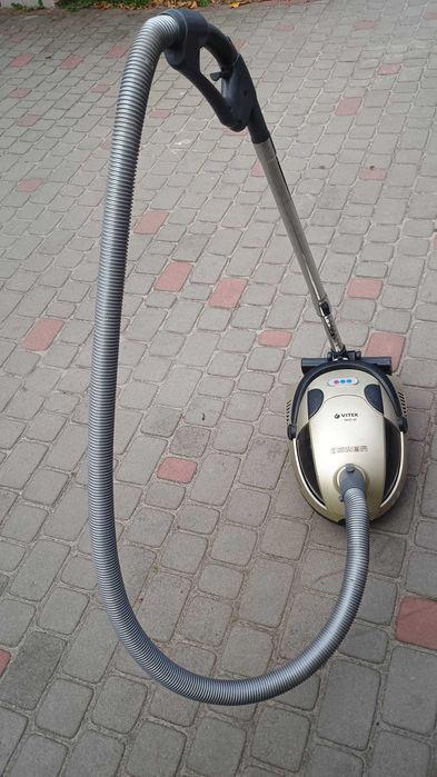 Пилосос VITEK 1800 W