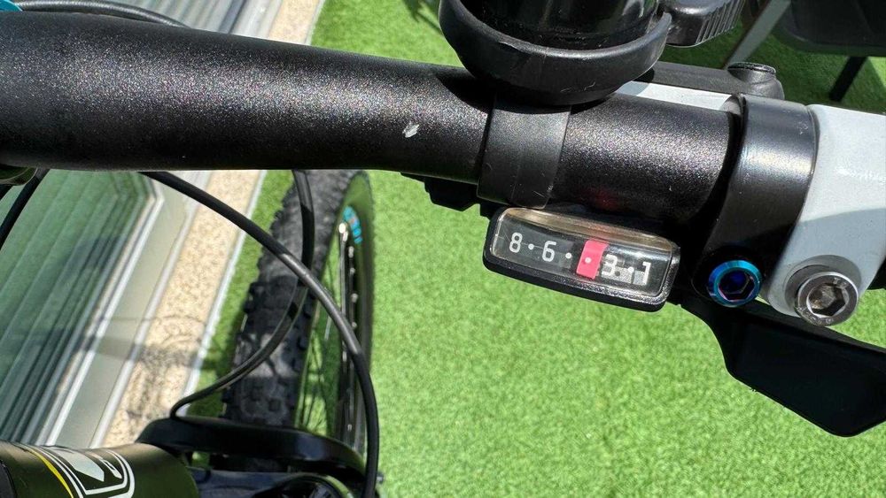 bicicleta de alumínio com travões Shimano Hidráulicos