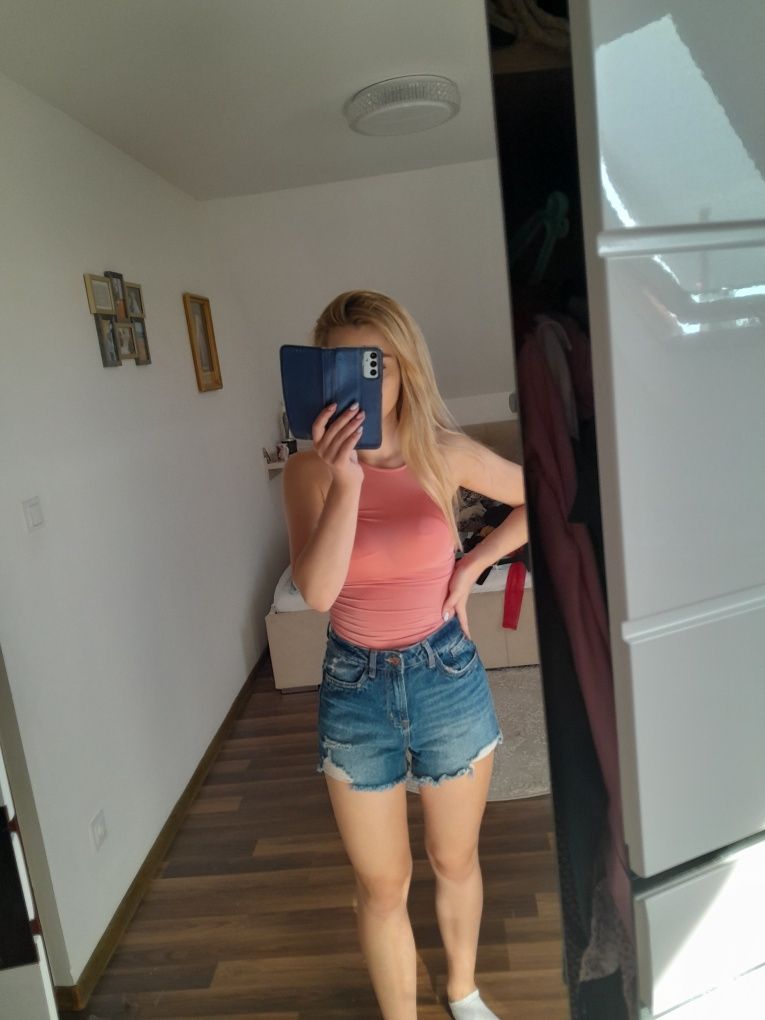 Body bluzka podkoszulek  s xs sexy podkreślające nowe