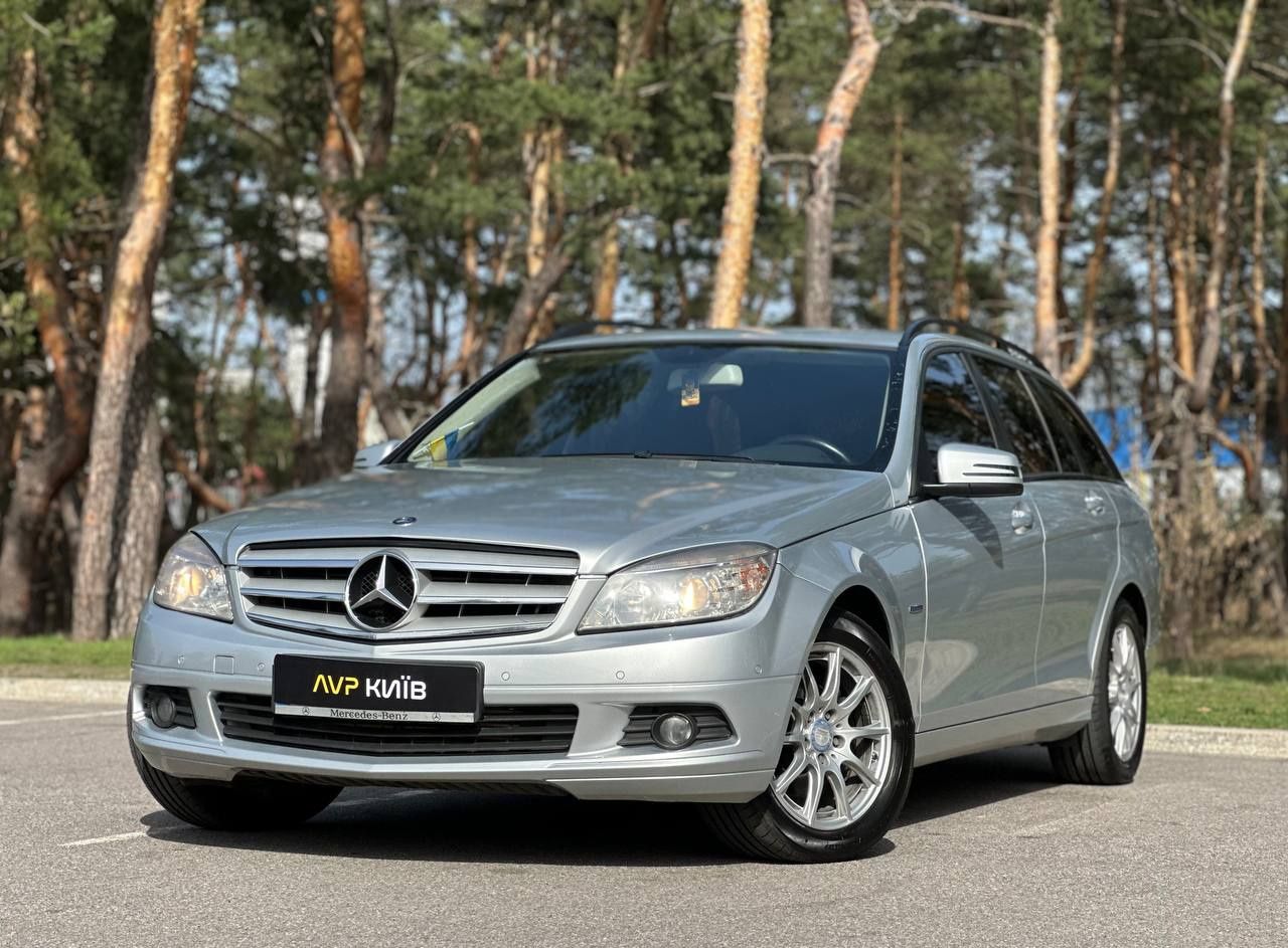 Mercedes-Benz C-Class 2010 року, 2.1 дизель, механіка, задній привід,