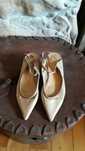 Sapatos bege em pele maleavel"Carbatina"