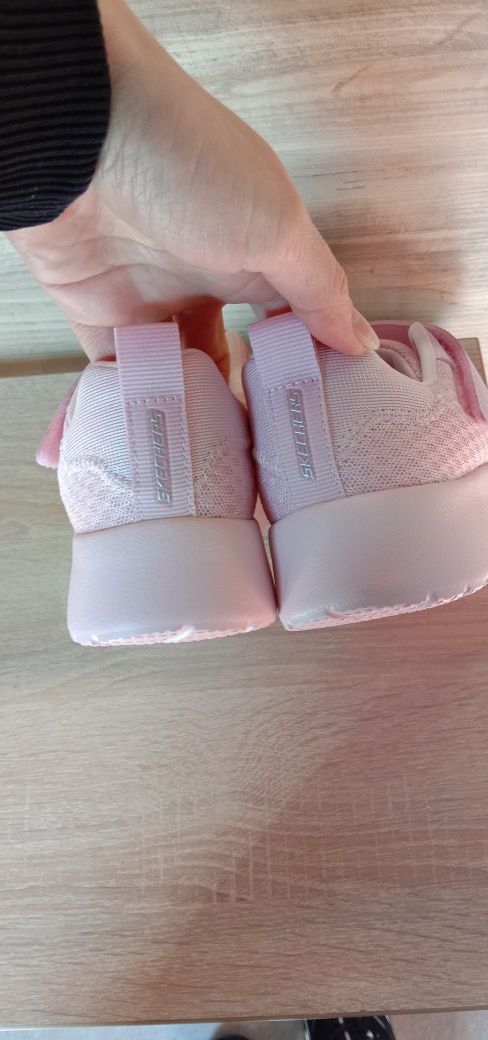 Оригінальні дитячі кросівки Skechers