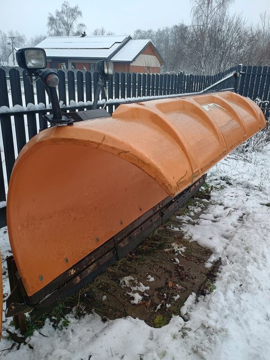 Pług do odśnieżania NIDO ze sterownikiem