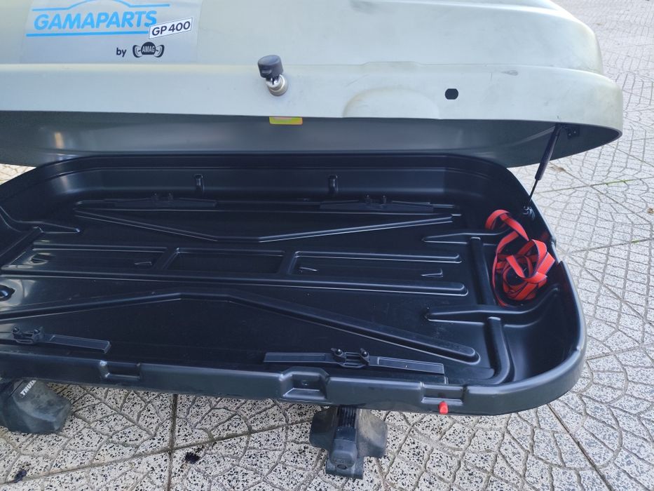 Bagageiro de Teto Gamaparts GP 400. Com barras Thule sweden