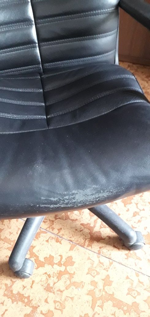 Офисное кресло руководителя компьютерное