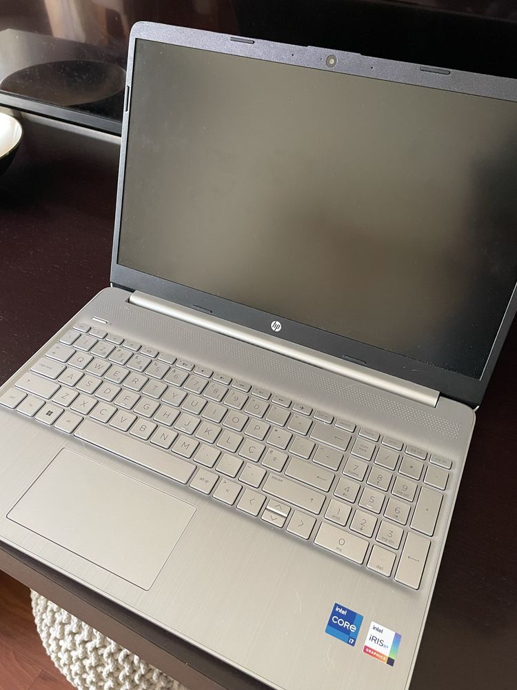 Portatil HP i7 - 15s-fq5008np