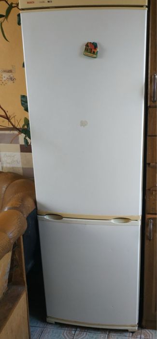 Холодильник Bosh з морозилкою