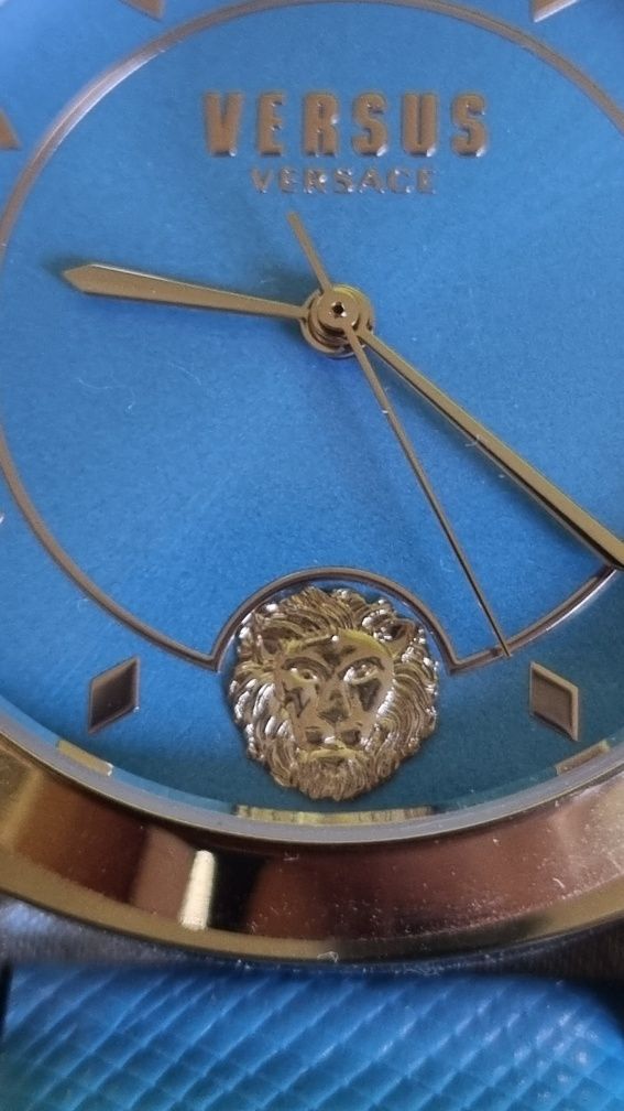 Niebieski zegarek Versus Versace