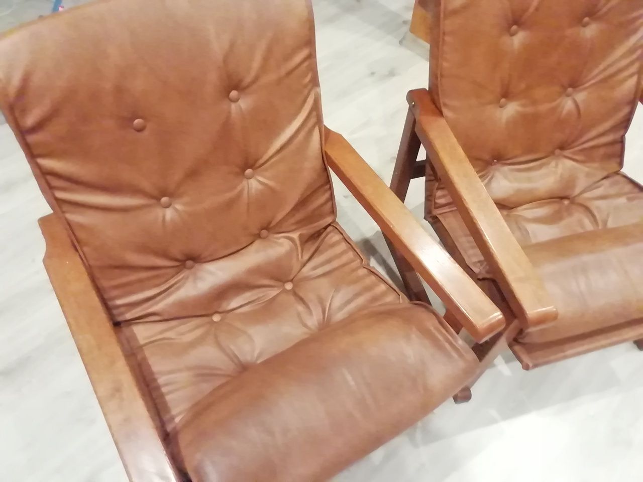 Fotele po renowacji.