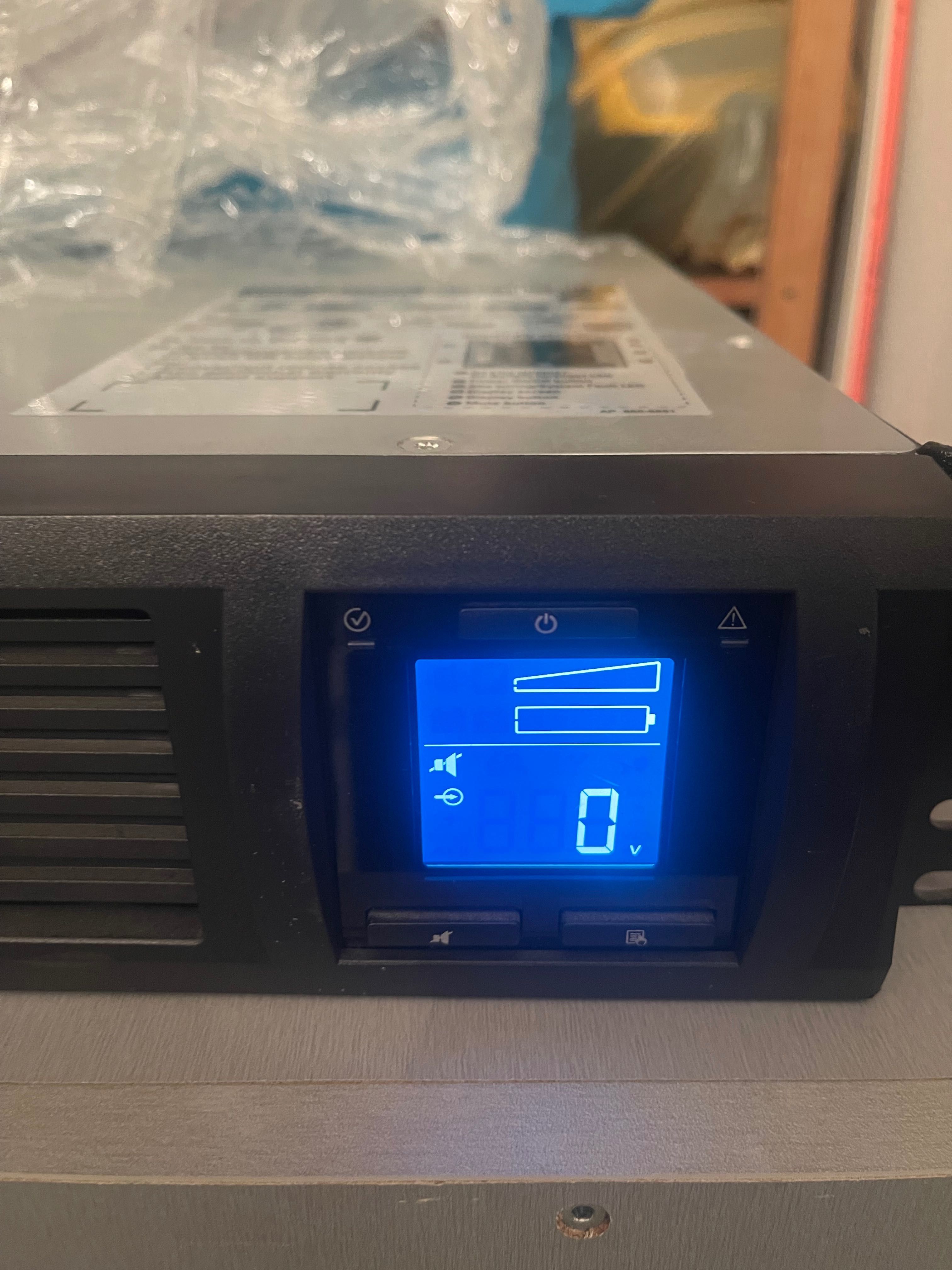 APC Smart-UPS C 1000