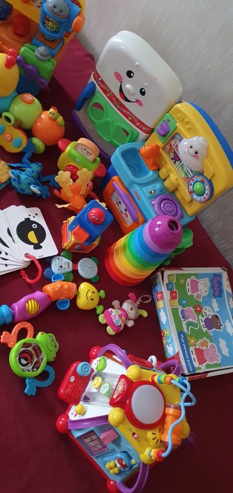 Zestaw zabawek dla dzieci- Fisher price i inne